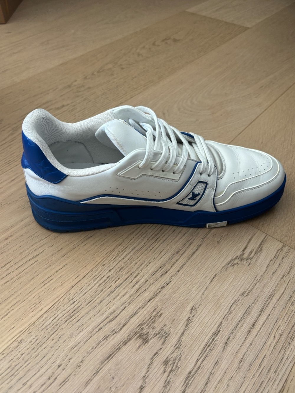 Louis Vuitton Trainer Low Signature - White Blue Size Size 7 Men's. - Picture 3 of 16